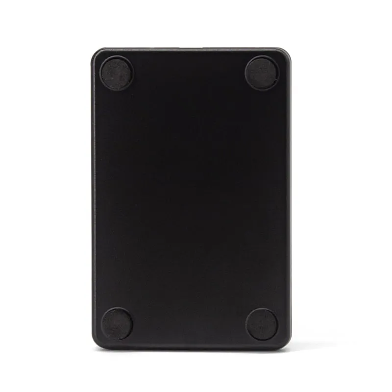 L120-R underside with four rubber feet