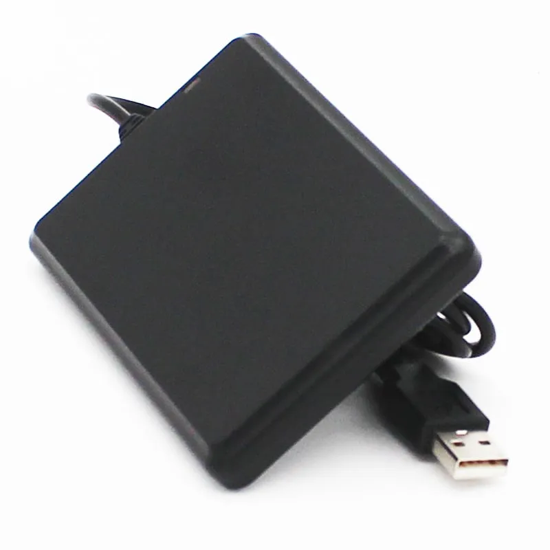 L120-U close-up with the USB-A plug in front